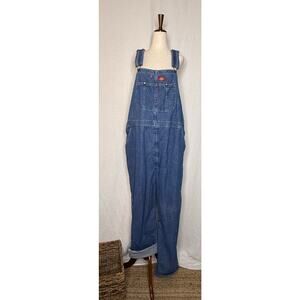 Men’s Dickies Denim Overalls
Size 40x32